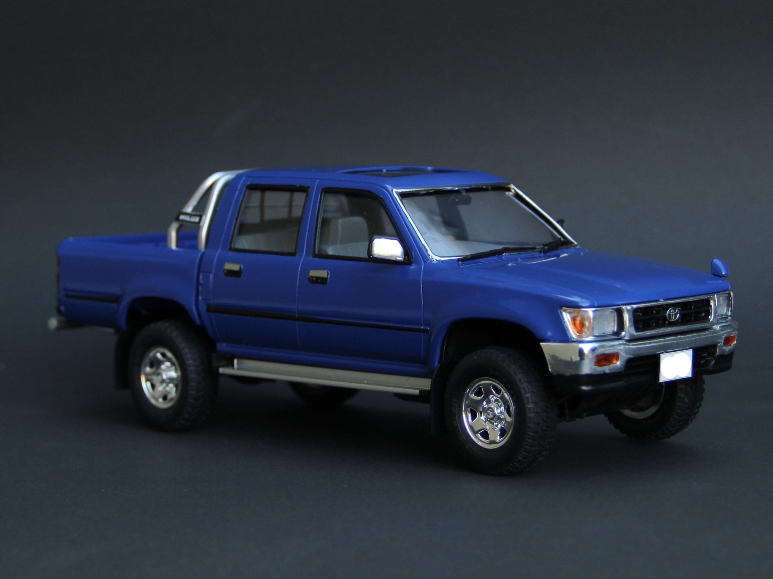 No.107 アオシマ 1/24 トヨタ LN107 ハイラックス – 模型製作 かえる工房